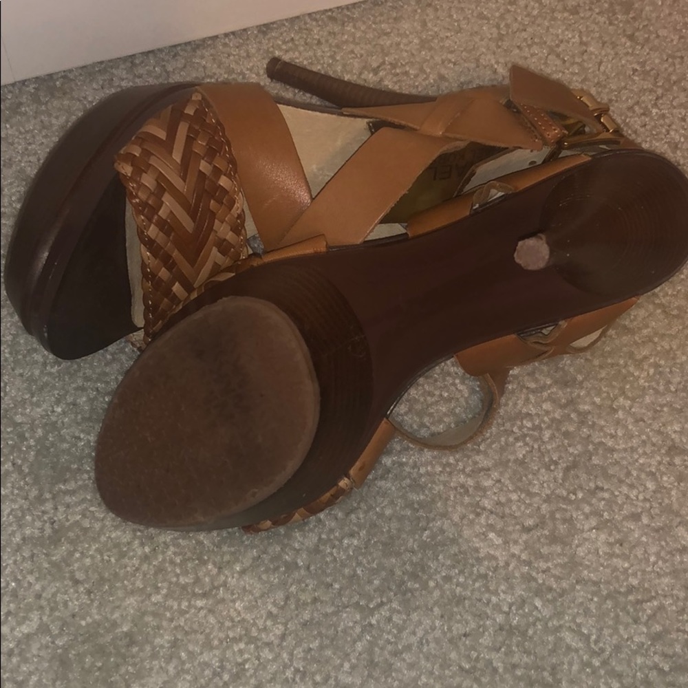 Heels - Picture 3 of 3